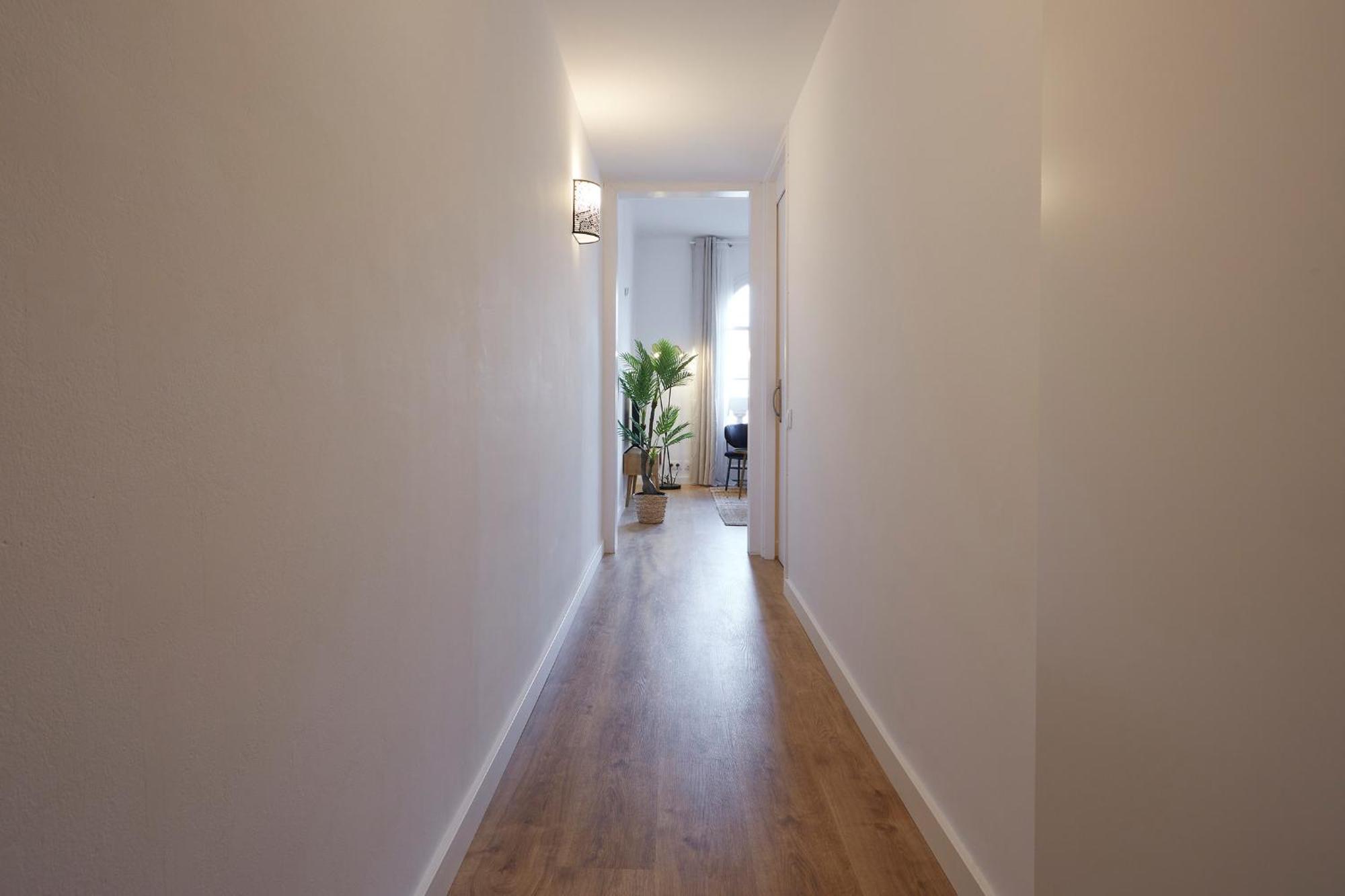 61par1014- Magnifico Recientemente Decorado En Poble Sec Barcelona