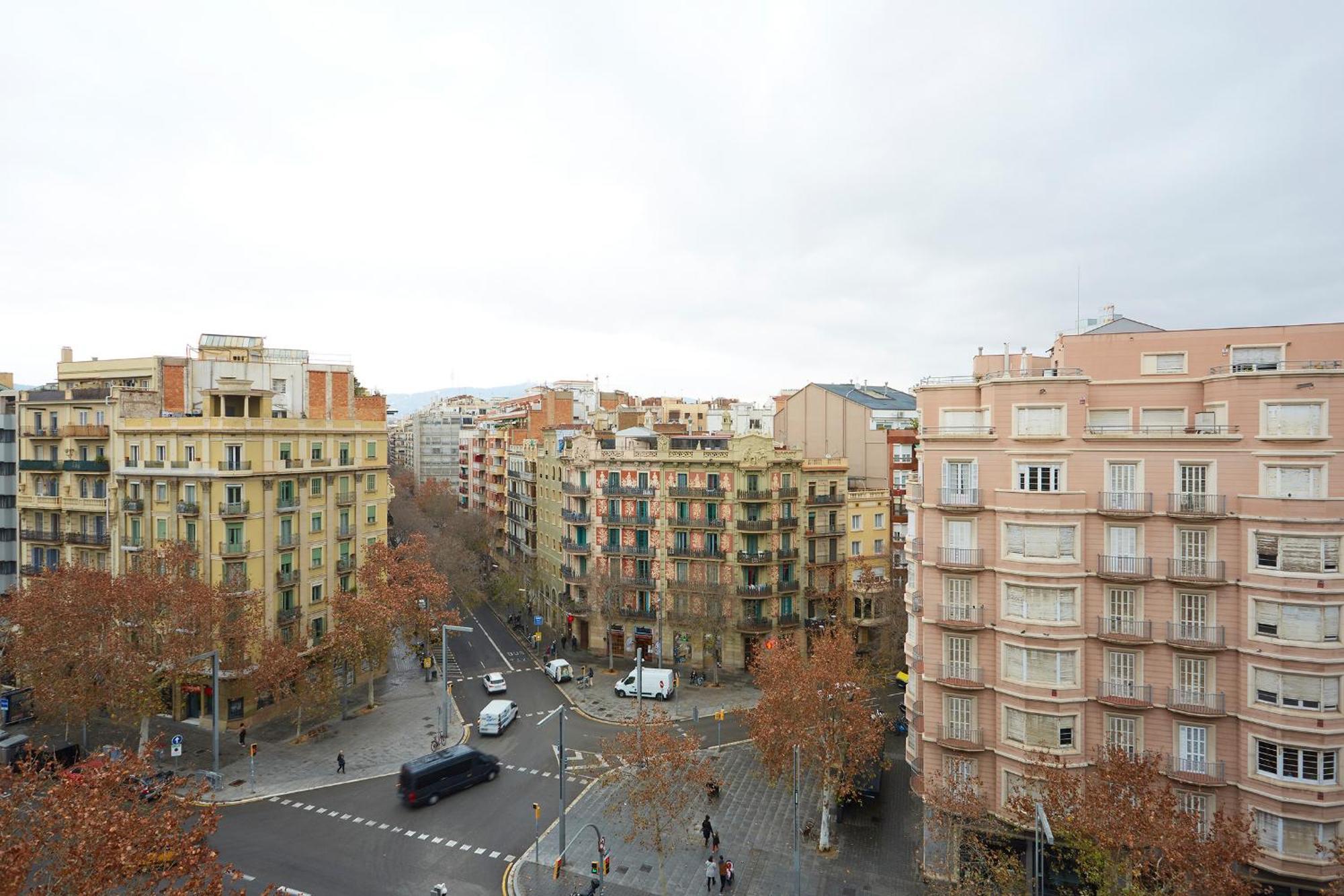 61par1014- Magnifico Recientemente Decorado En Poble Sec * Barcelone
